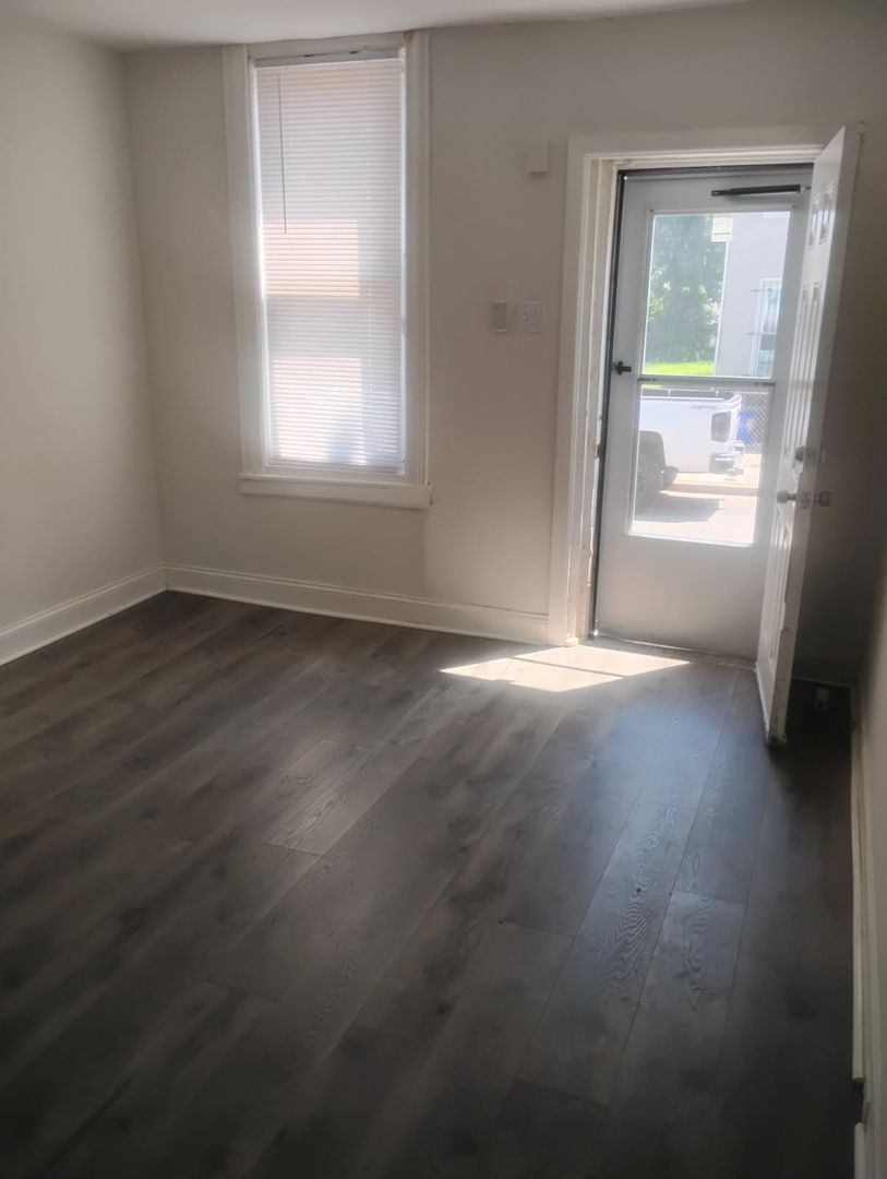 269 E Bringhurst St – photo 2