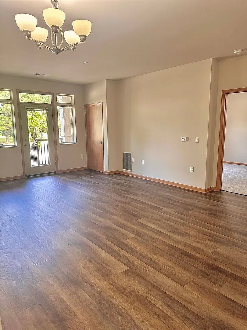 Fairway Glen Apartments – photo 2