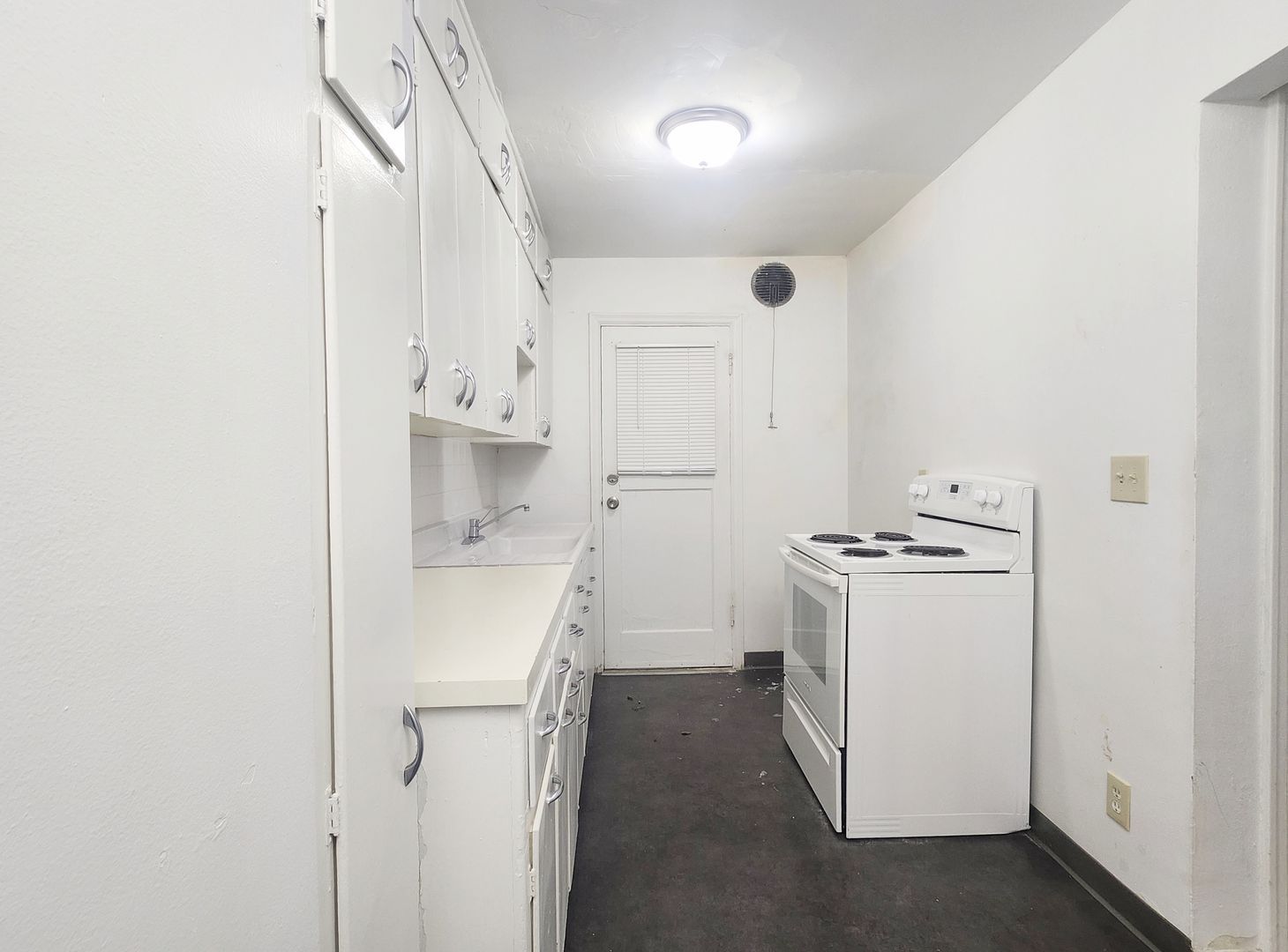 1117 W 5th Ave – photo 2