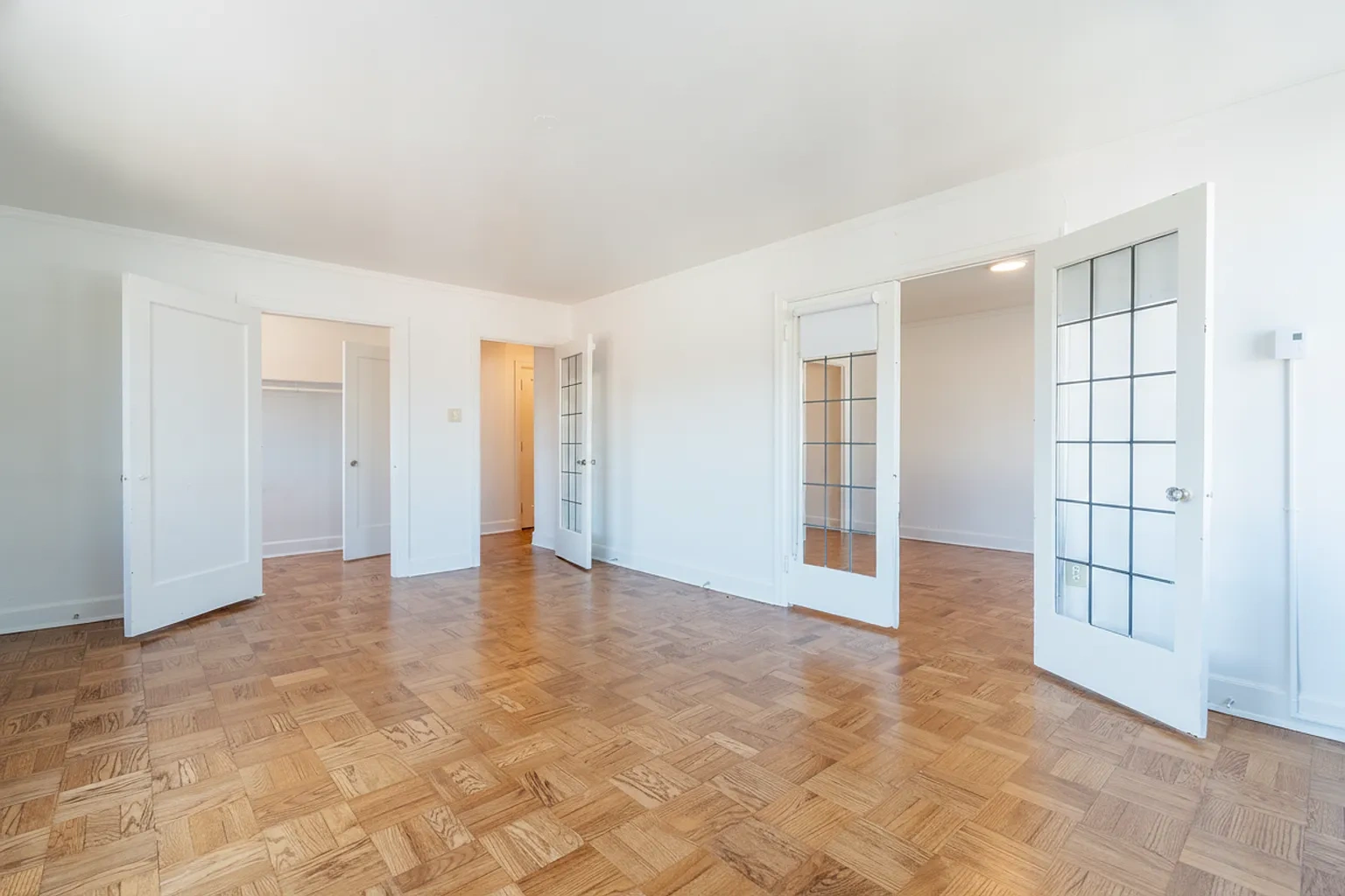 Comfortable Urban Living in a Classic Brick Building Near UW & Light Rail – Floor plan