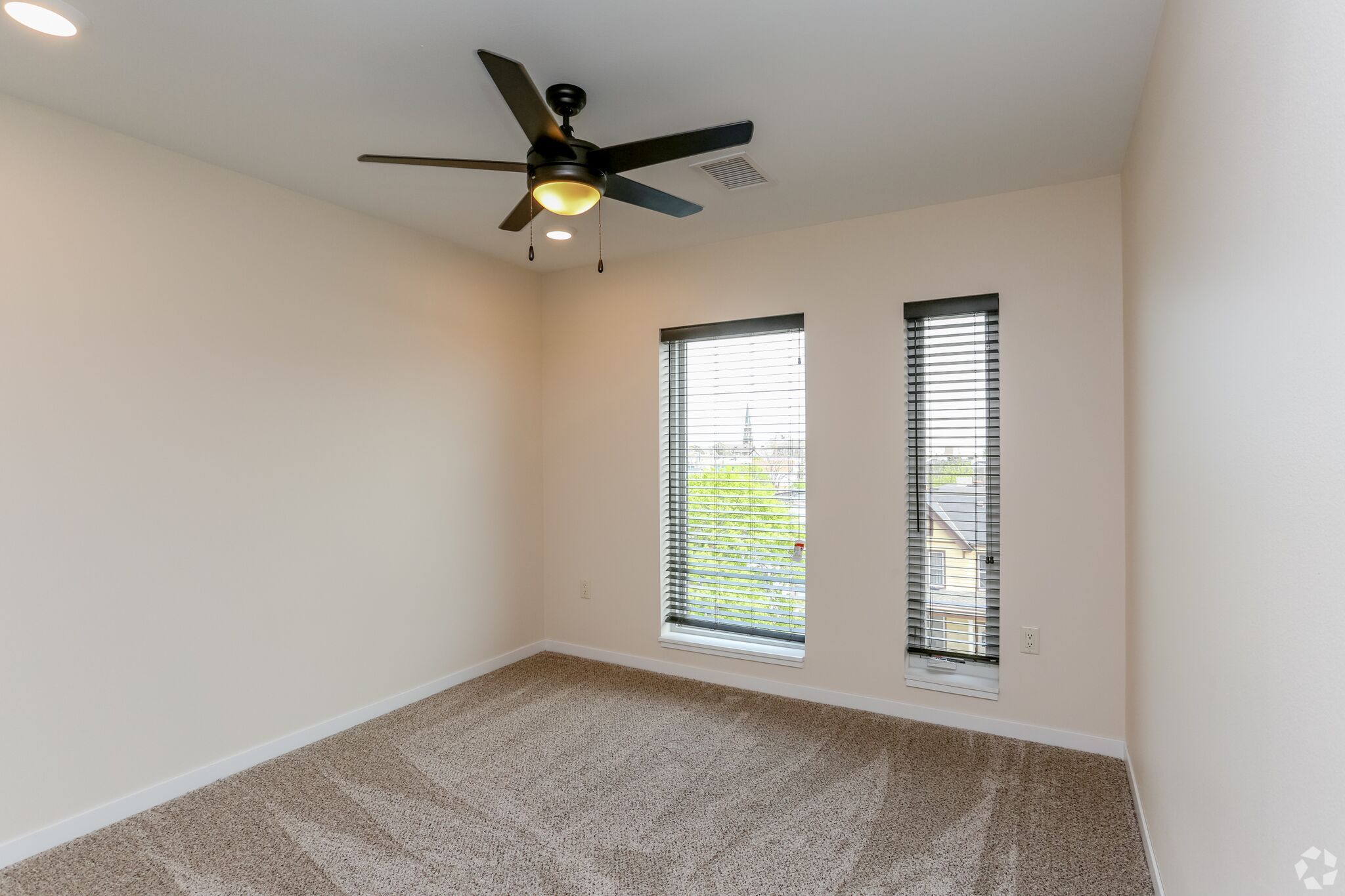 704 W National Ave – photo 5