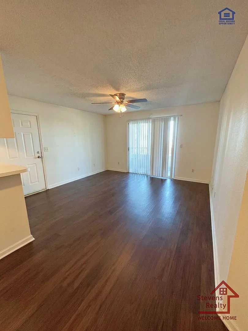 Creekwood Apartments – photo 3