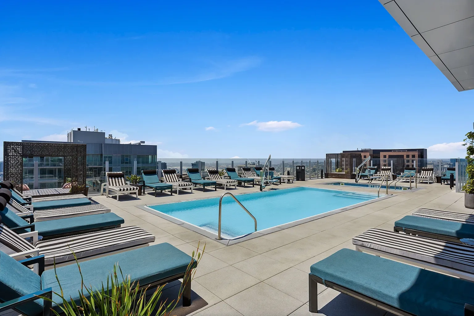 800 Broadway – photo 3