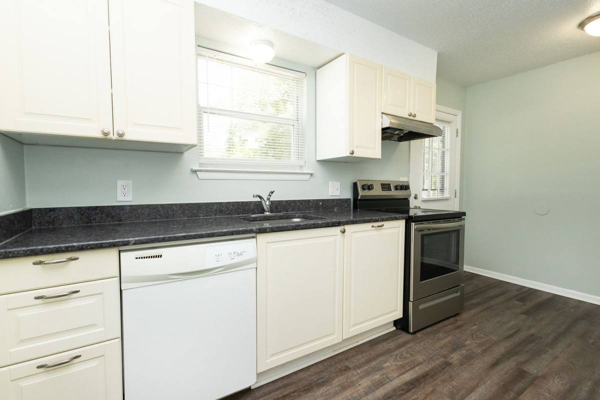 411 Booth Rd unit 413 – photo 5