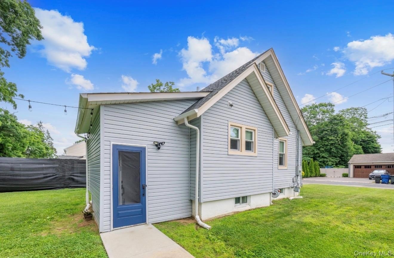 8 Rosewood Ave – photo 2