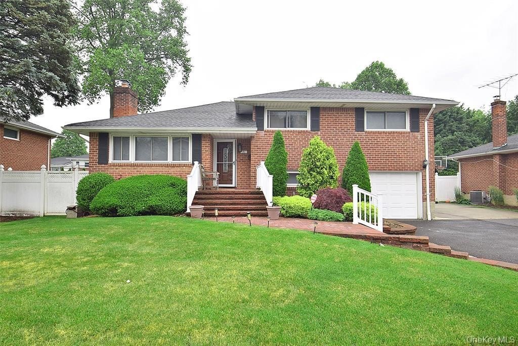 51 Whitman Ave – photo 1