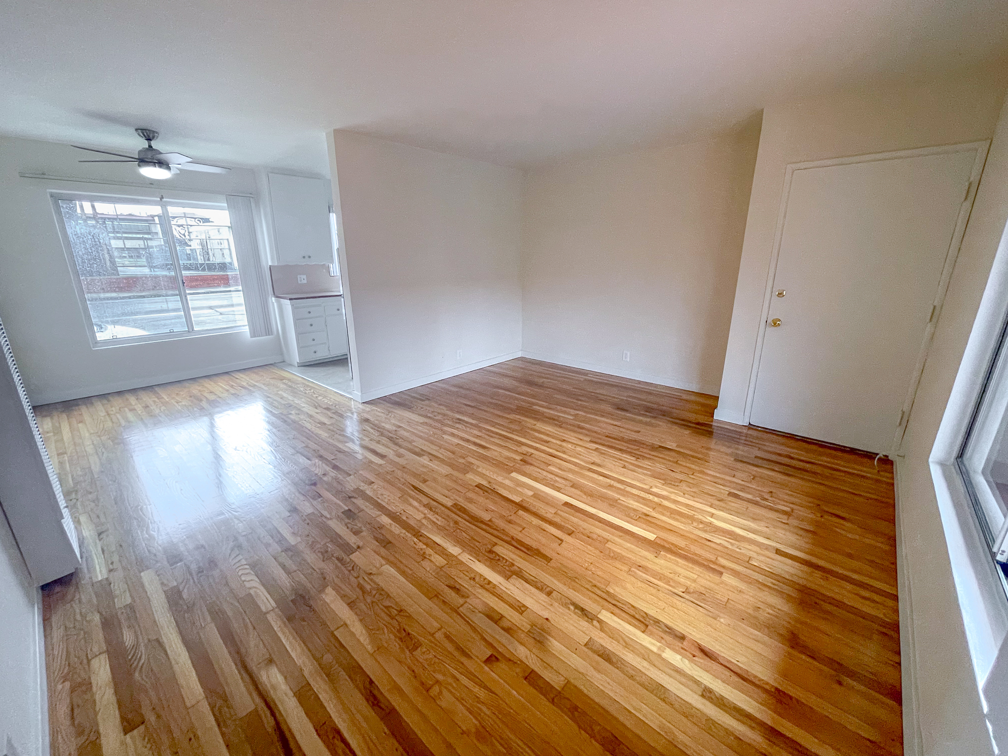 4500 E 7th St – photo 3