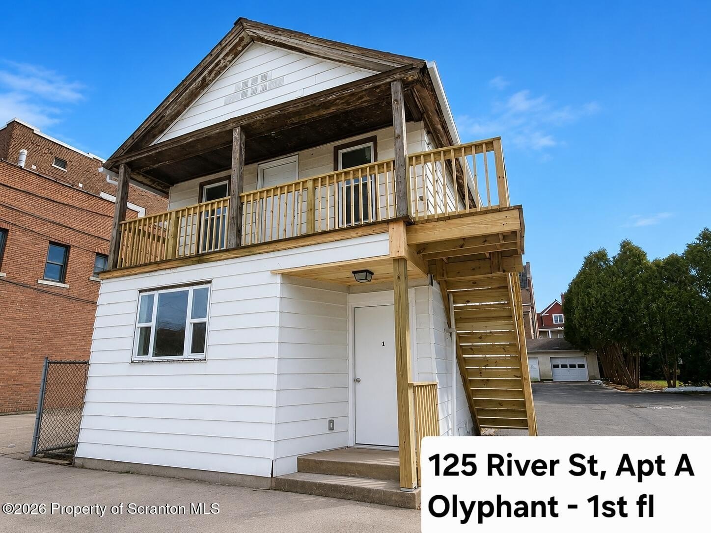 125 N River St #A – photo 1