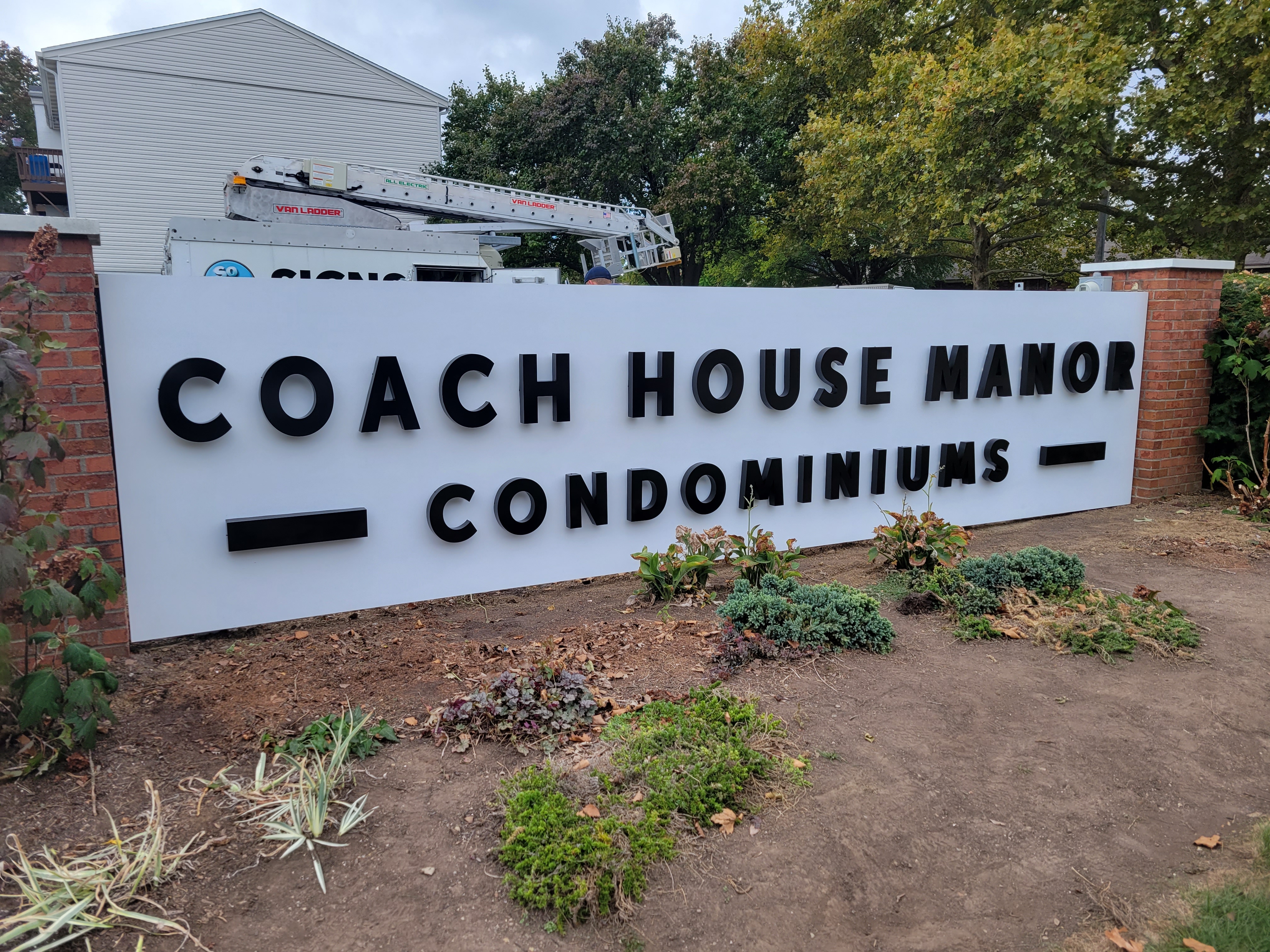 5605 Coach Dr E unit B – photo 1