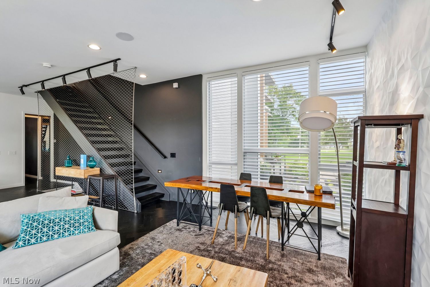 9525 Lake Ave – photo 4