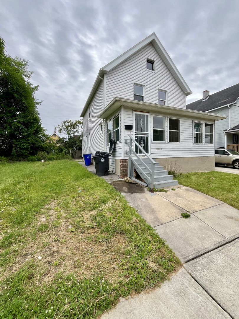 3623 E 103rd St – photo 2