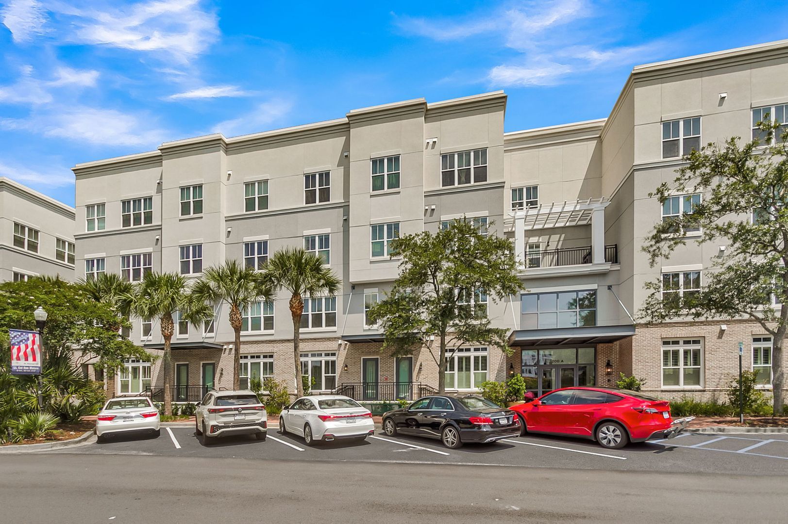 200 River Landing Dr – photo 2