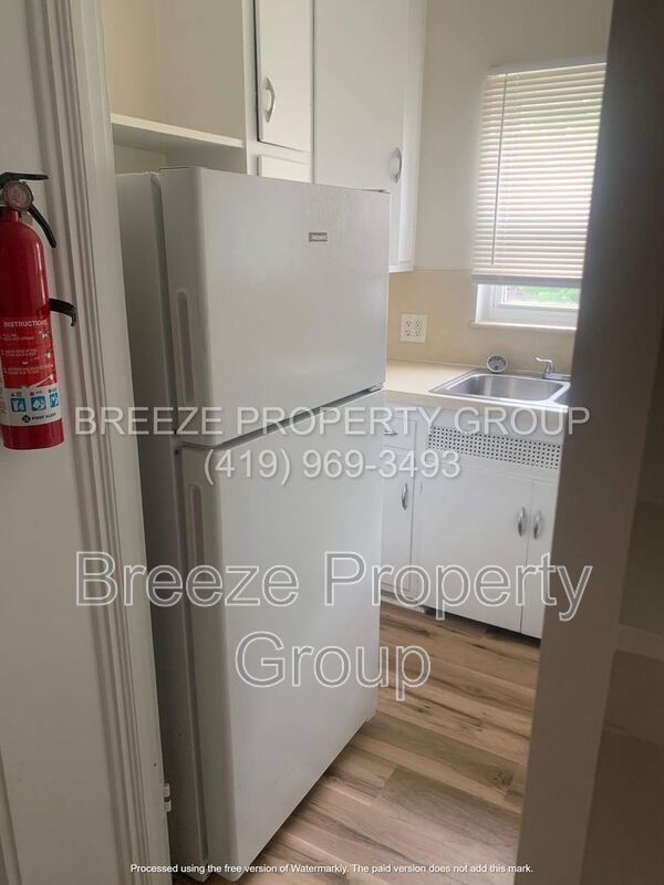 2445 W Bancroft St unit 2155-10 – photo 3
