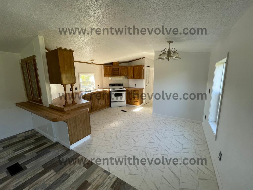 1392 N 200 W – photo 2