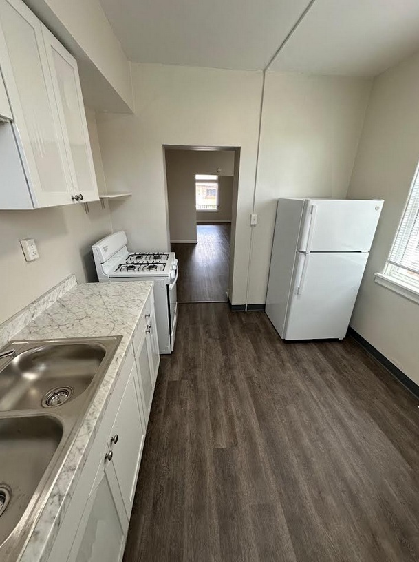 527 Marwood Ave – photo 2
