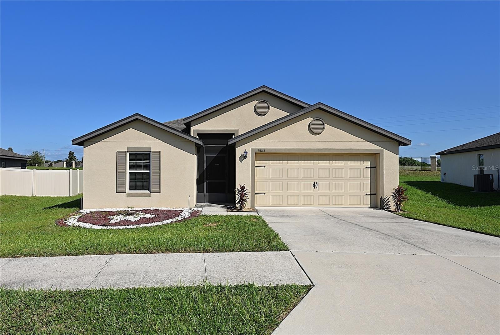 1563 Swan Lake Cir – photo 1