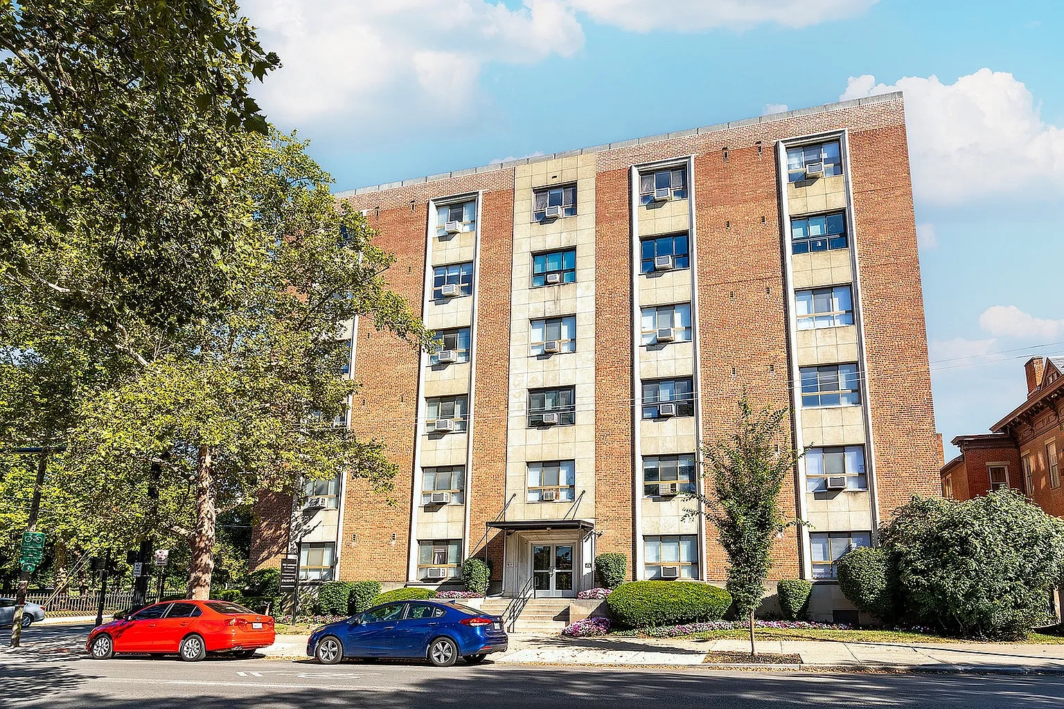 Washington Place Apartments – photo 2