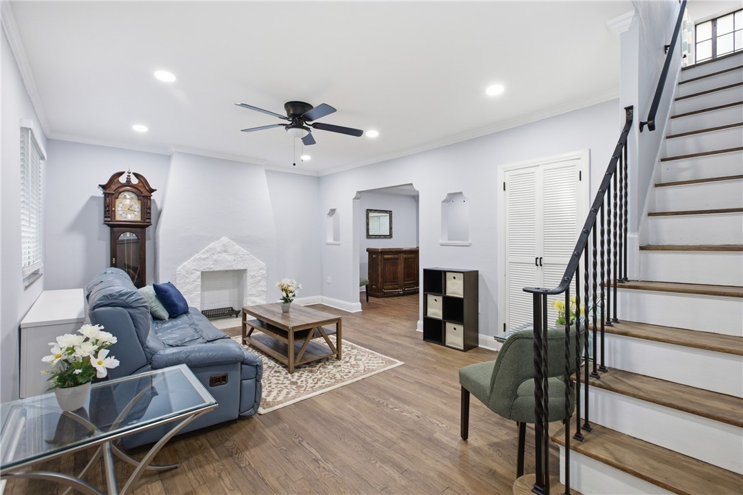 3891 Beechwood Blvd – photo 3