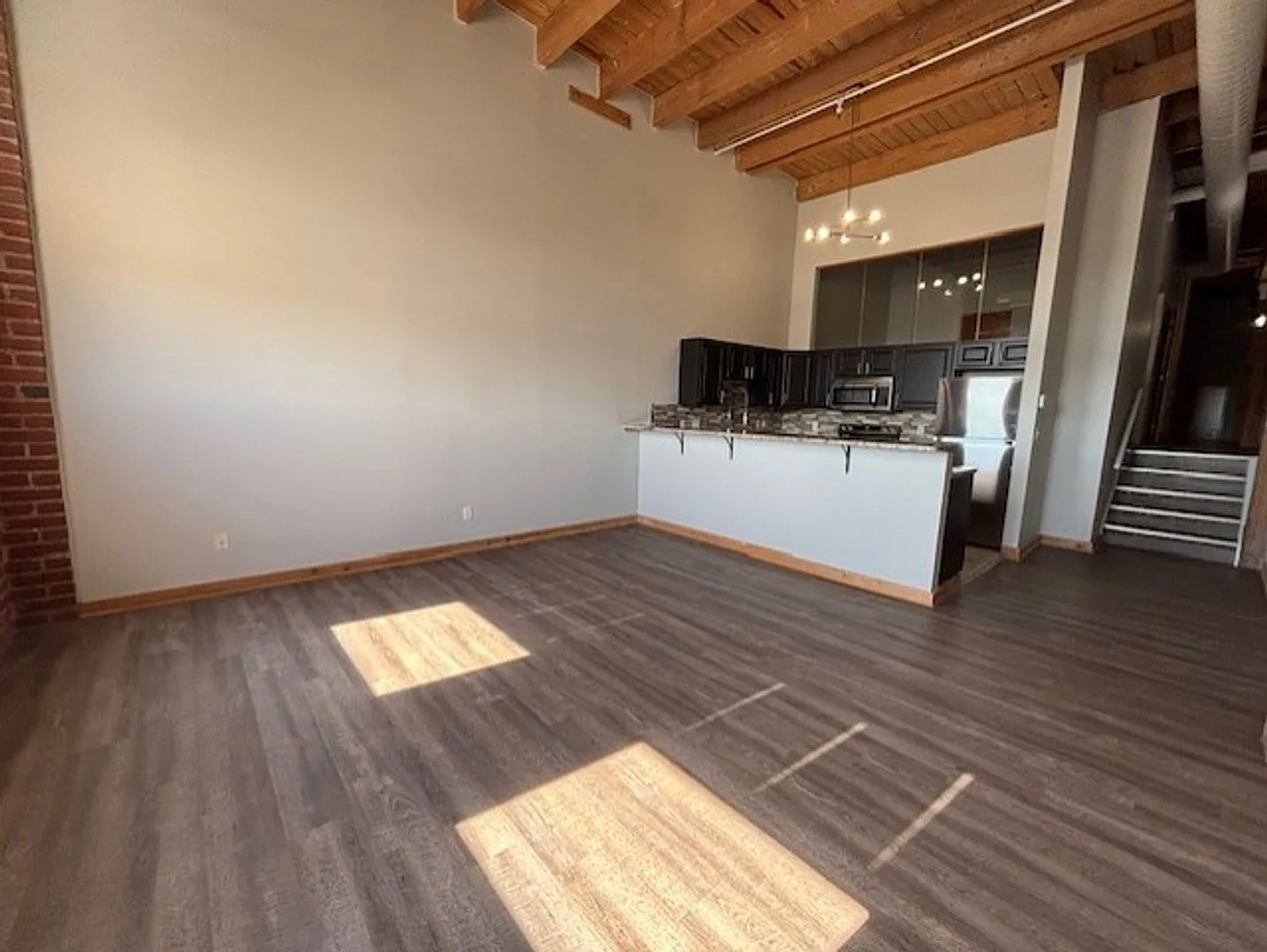 Bridgeview Apartments – 2 br / 2.0 ba (980 sf)