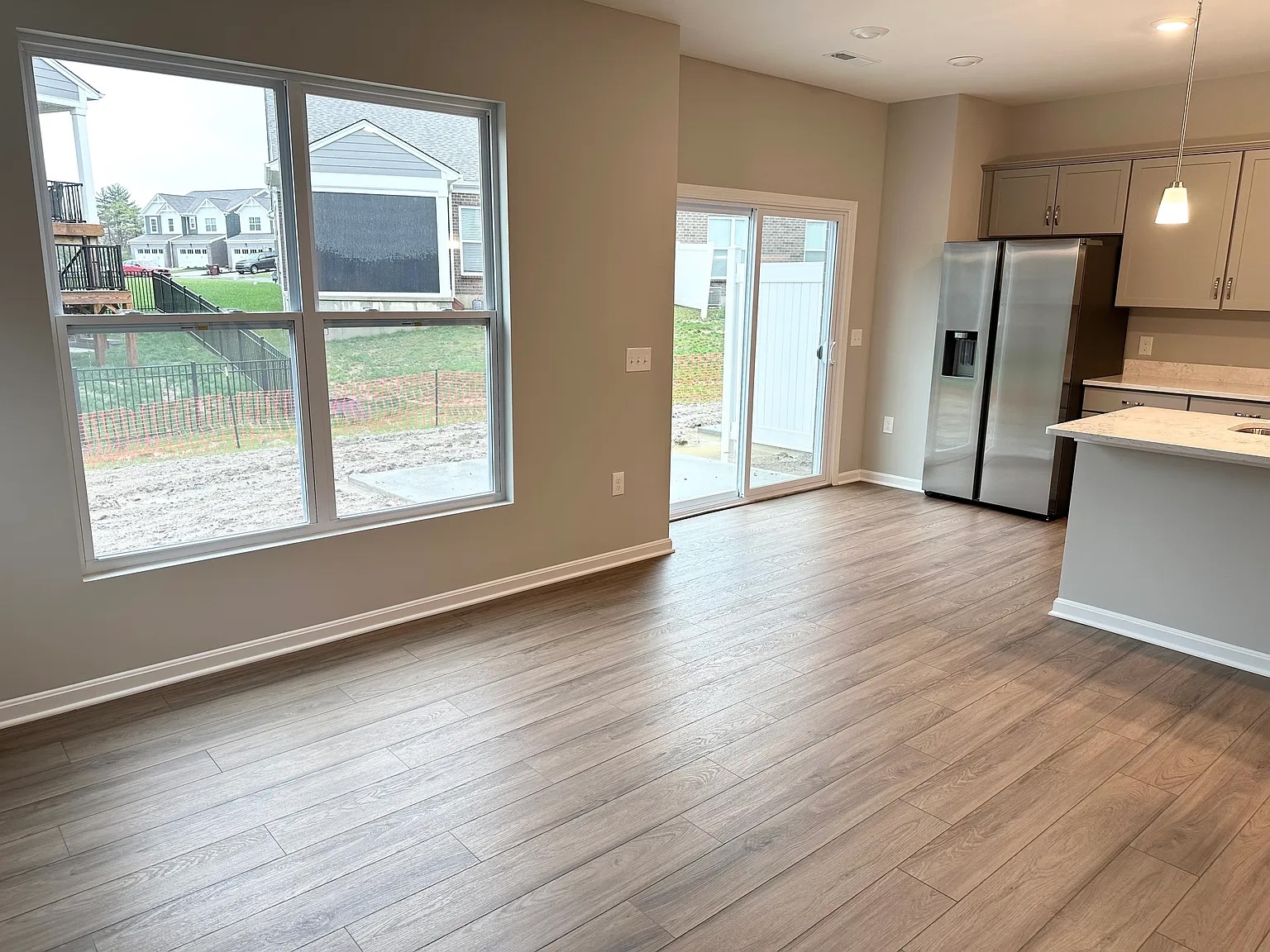 5012 Pebble Ct unit 5012 – photo 3