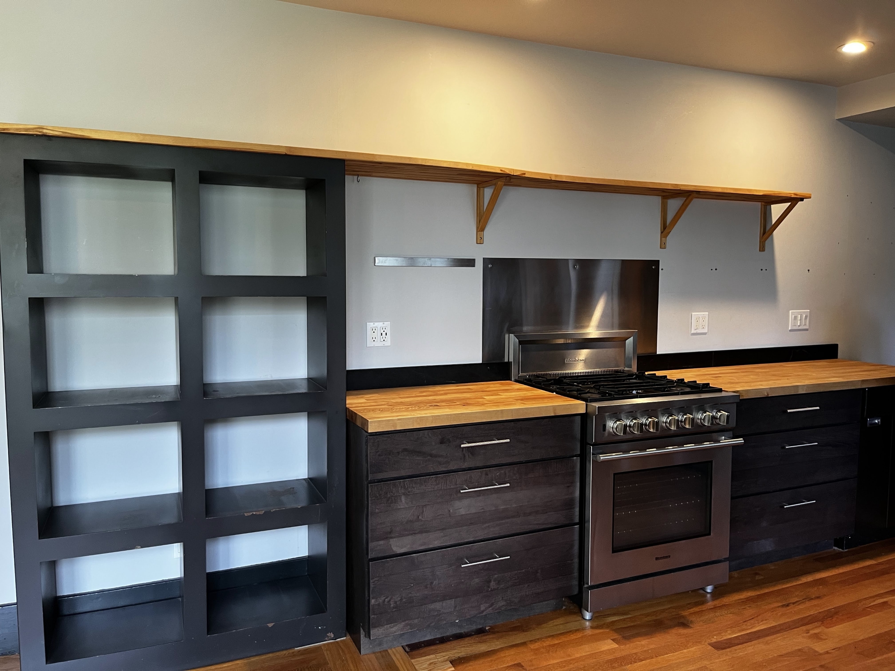12 Bank St – photo 1