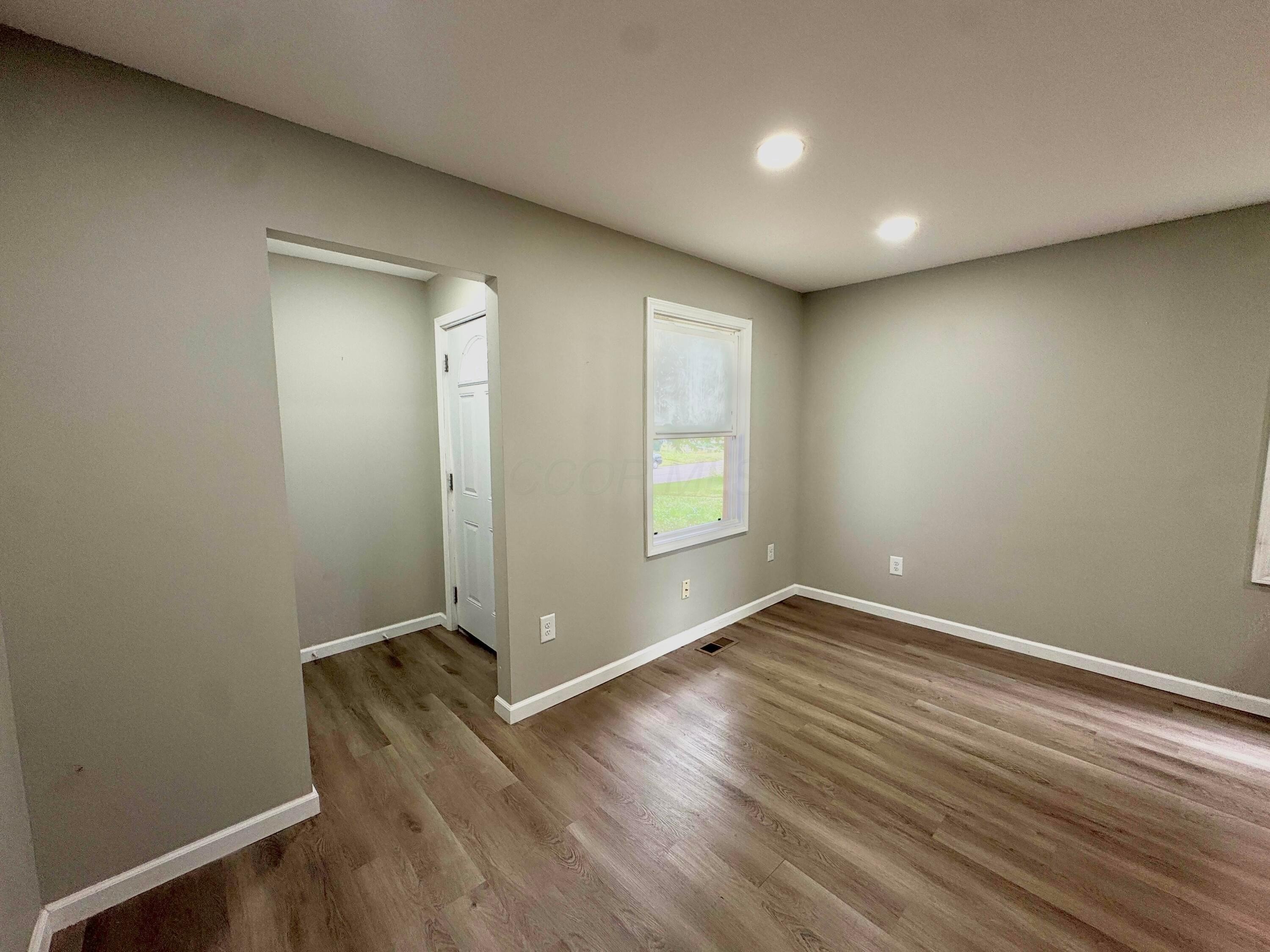 750 S Harris Ave #750 – photo 2