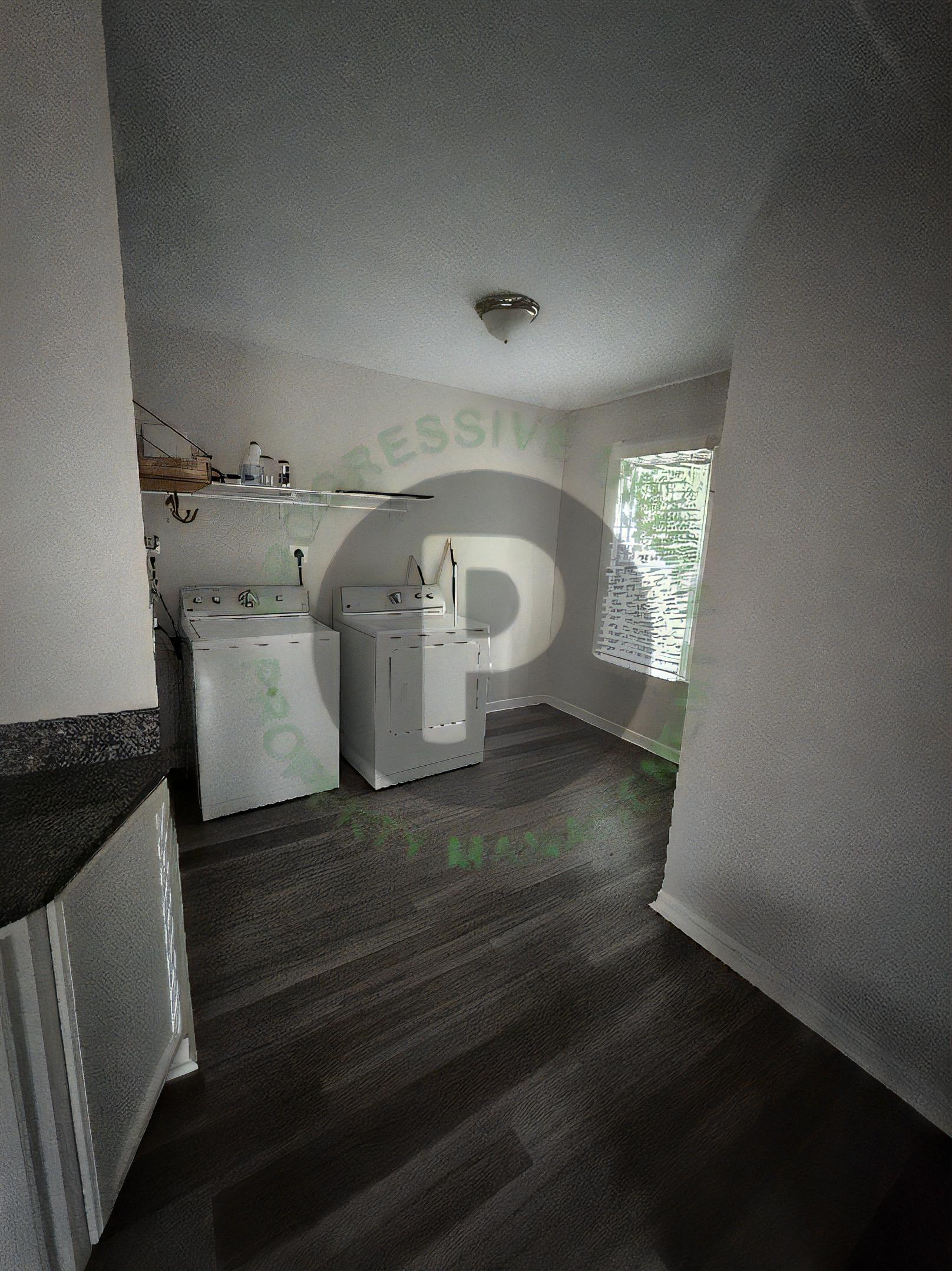 2562 W 10th St – photo 1