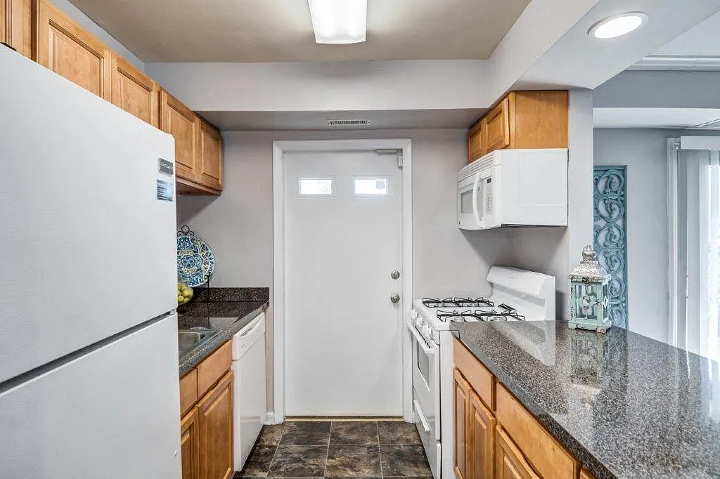 Northwest Crossing Apartment Homes – photo 3