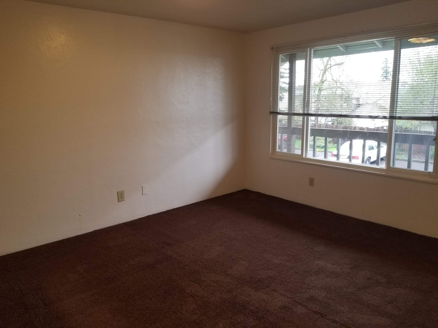2090 Roosevelt Blvd unit 06 – photo 2