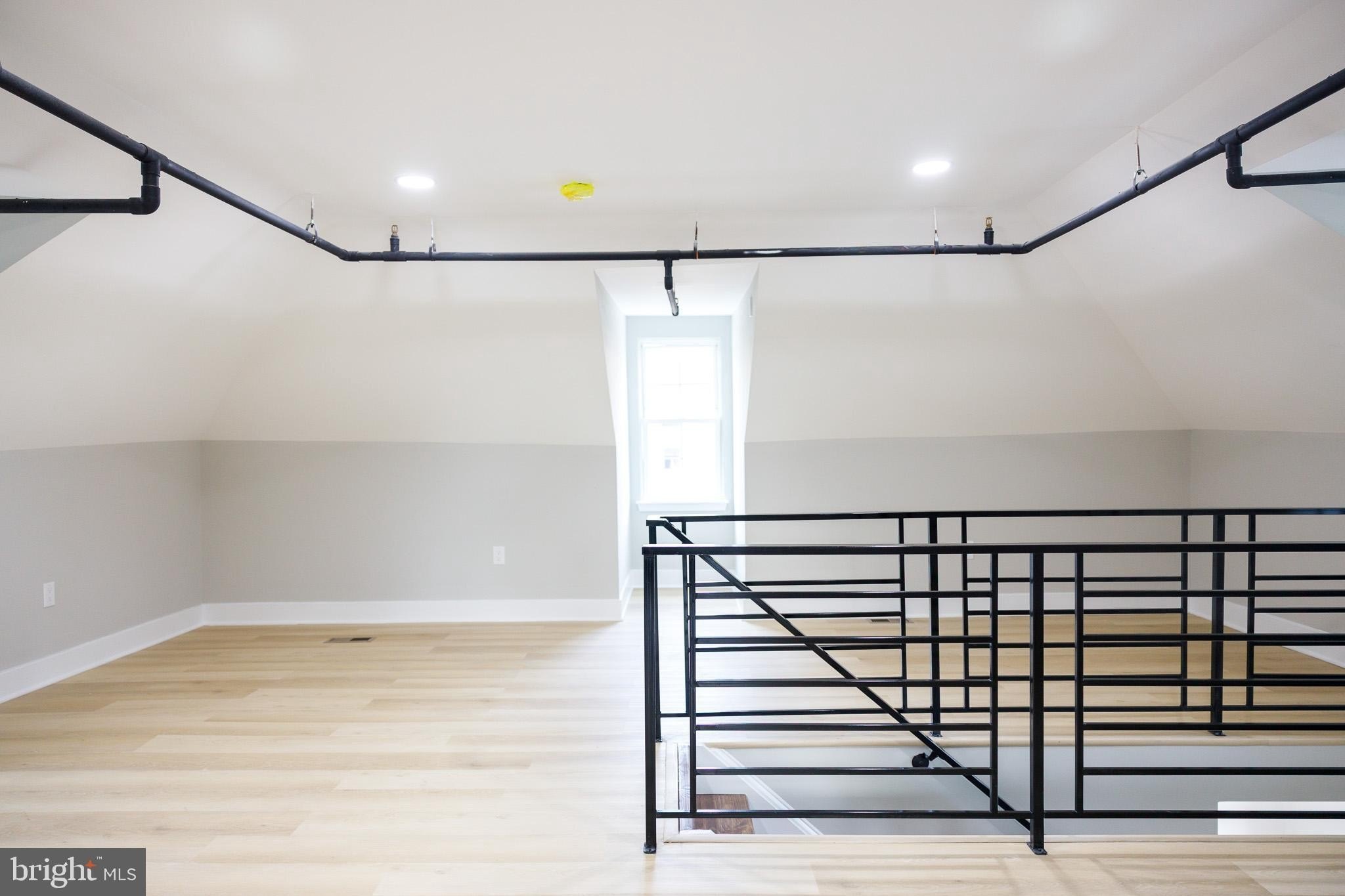1201 Lindley Ave – photo 5