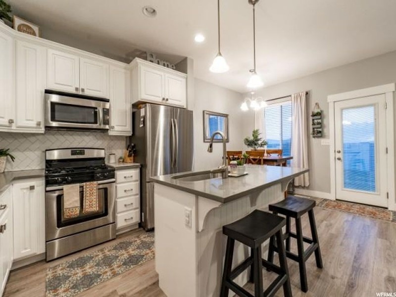 132 W Silver Springs Dr – photo 4