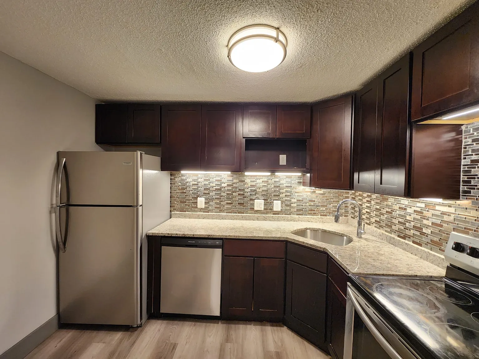 1380 East St – photo 2