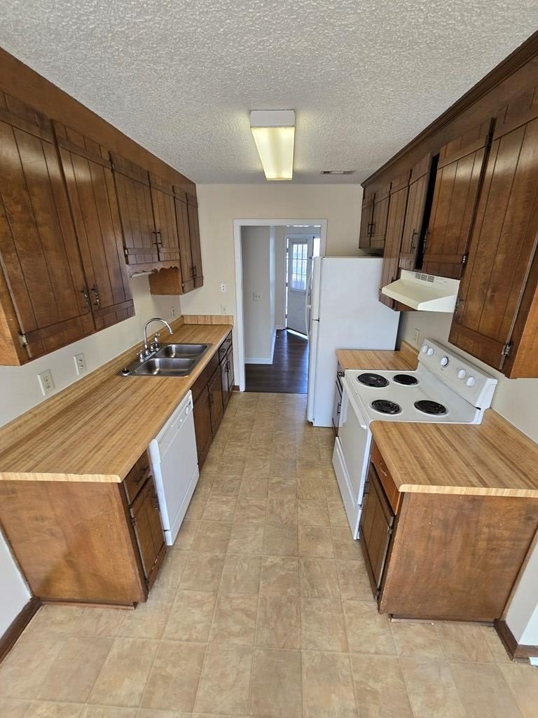 2501 Creekwood Dr – photo 4