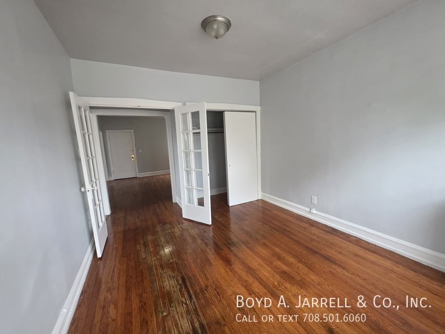 10853 S Vernon Ave – photo 2
