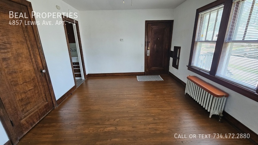4910 Lewis Ave – photo 3