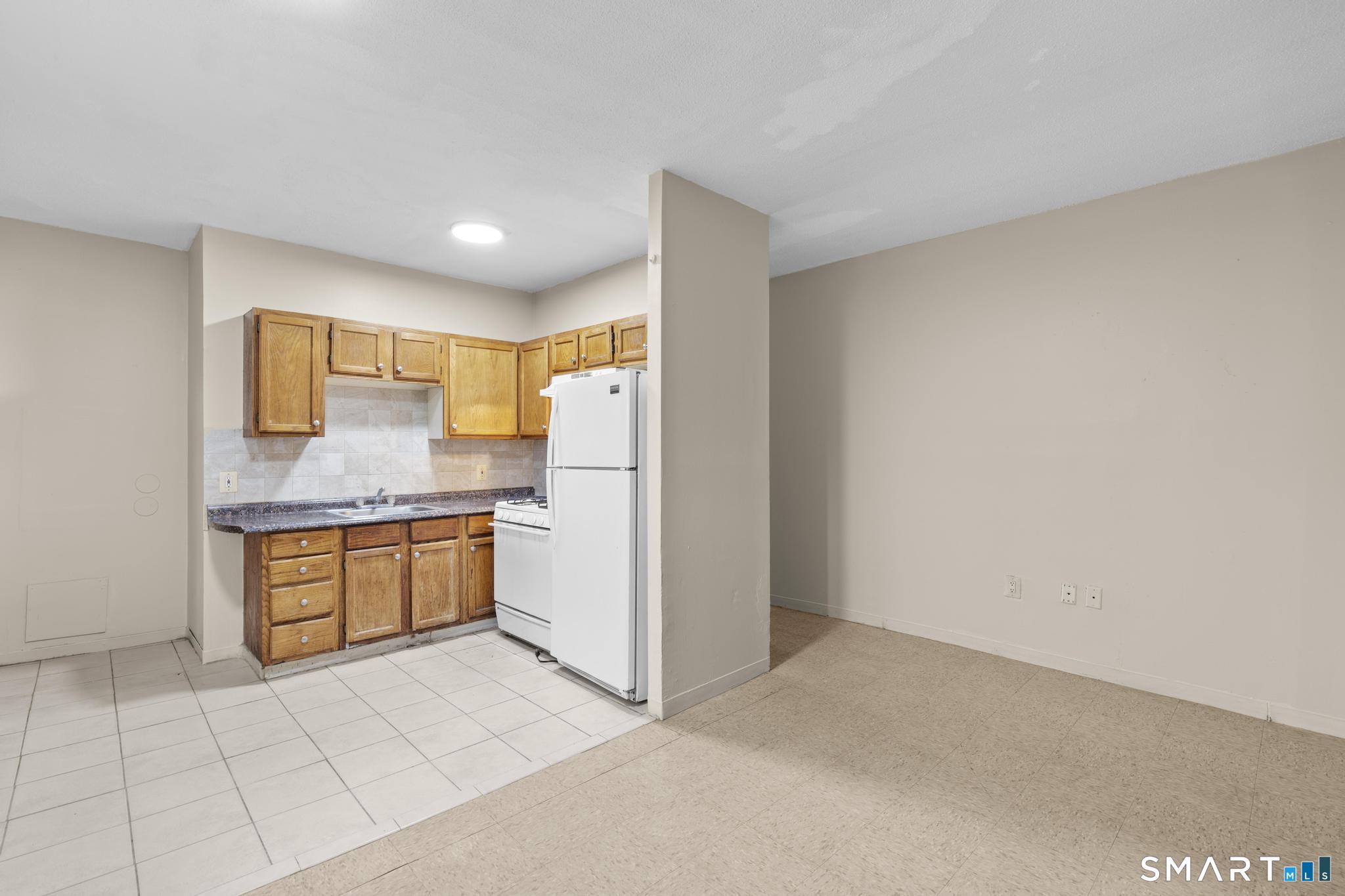 26 Lawrence St unit 3 – photo 3