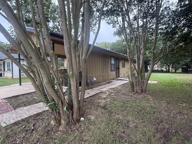 703 San Saba St – photo 2