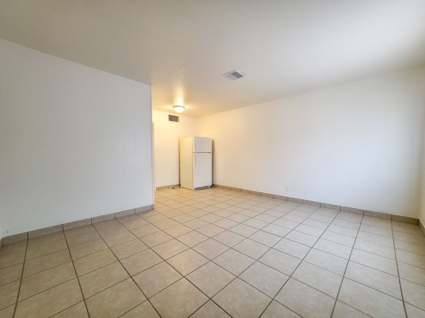 585 W 3rd St unit 585 W 3rd St – photo 1