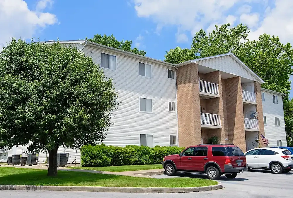 Saylor Park Apartments – photo 2