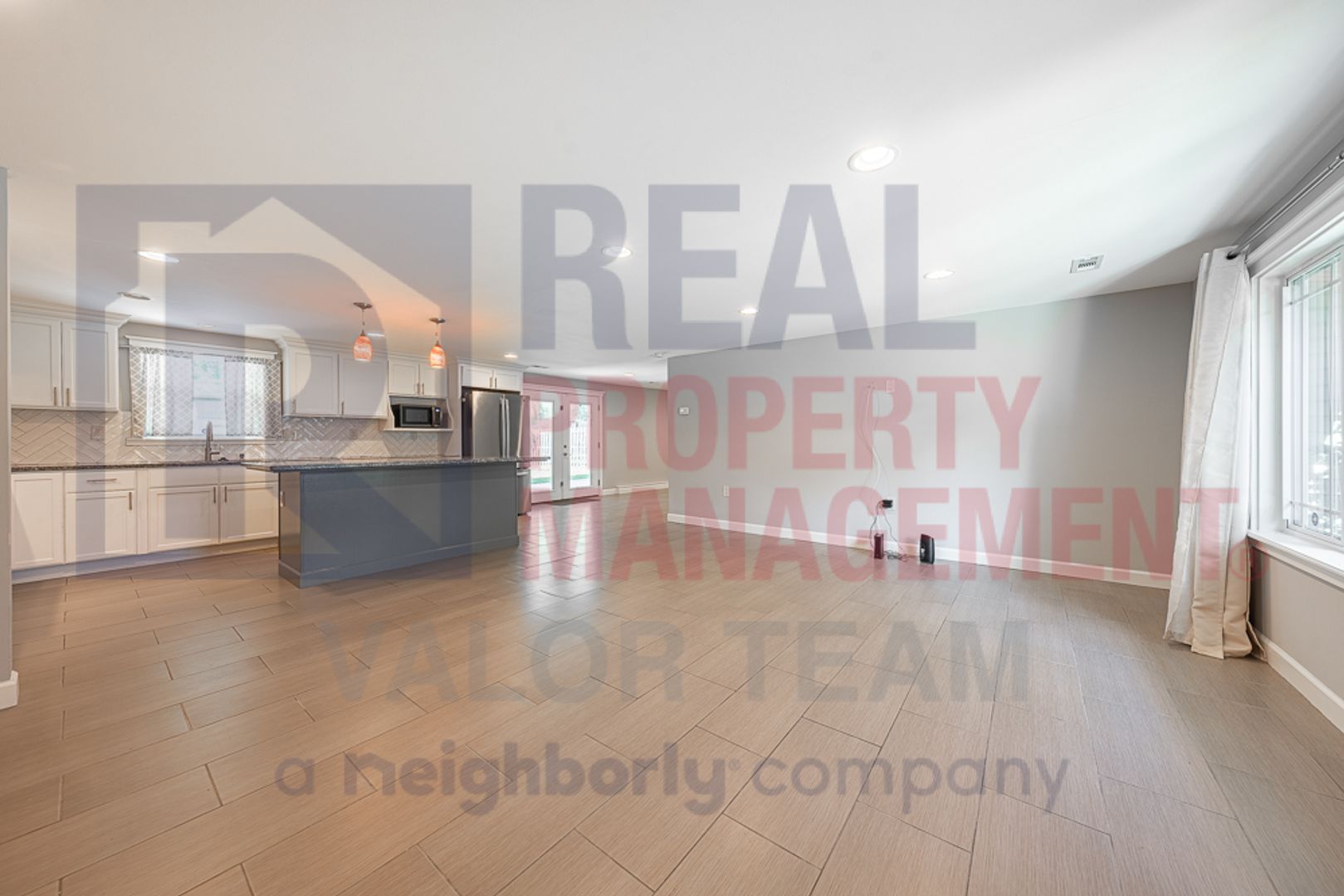 1725 Crock Dr – photo 3