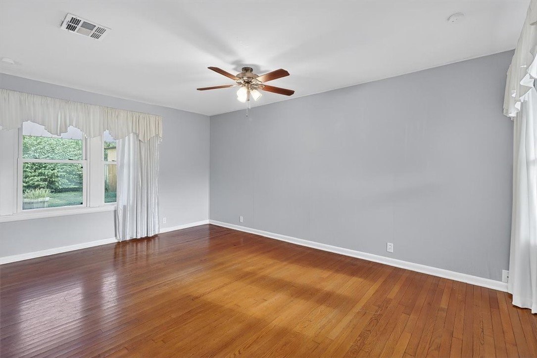 4637 Calvin Dr – photo 3