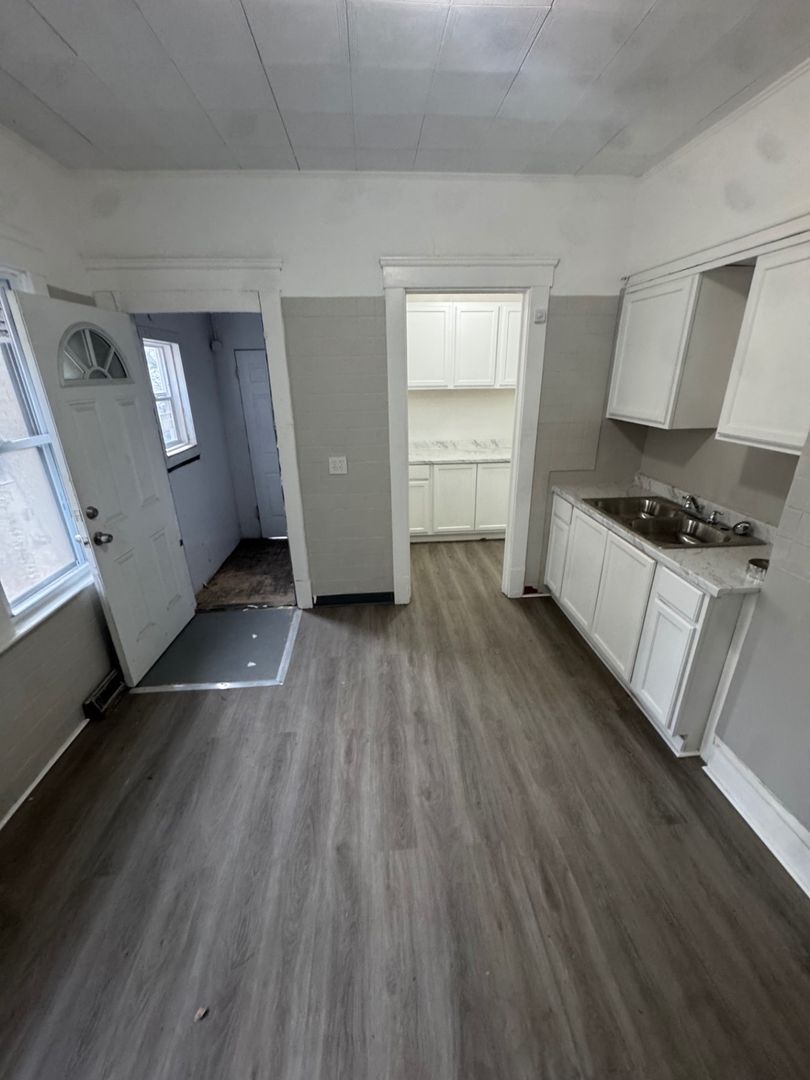 578 E 107th St – photo 2
