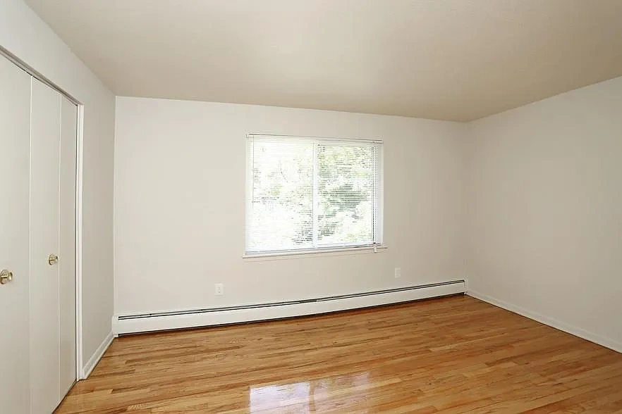 Brookside Gardens Apartments – photo 3