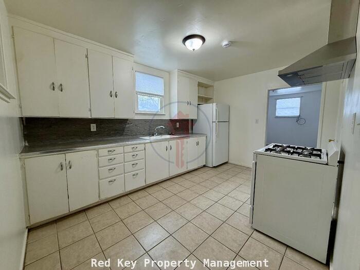 492 E Utah Ave unit 2 – photo 4