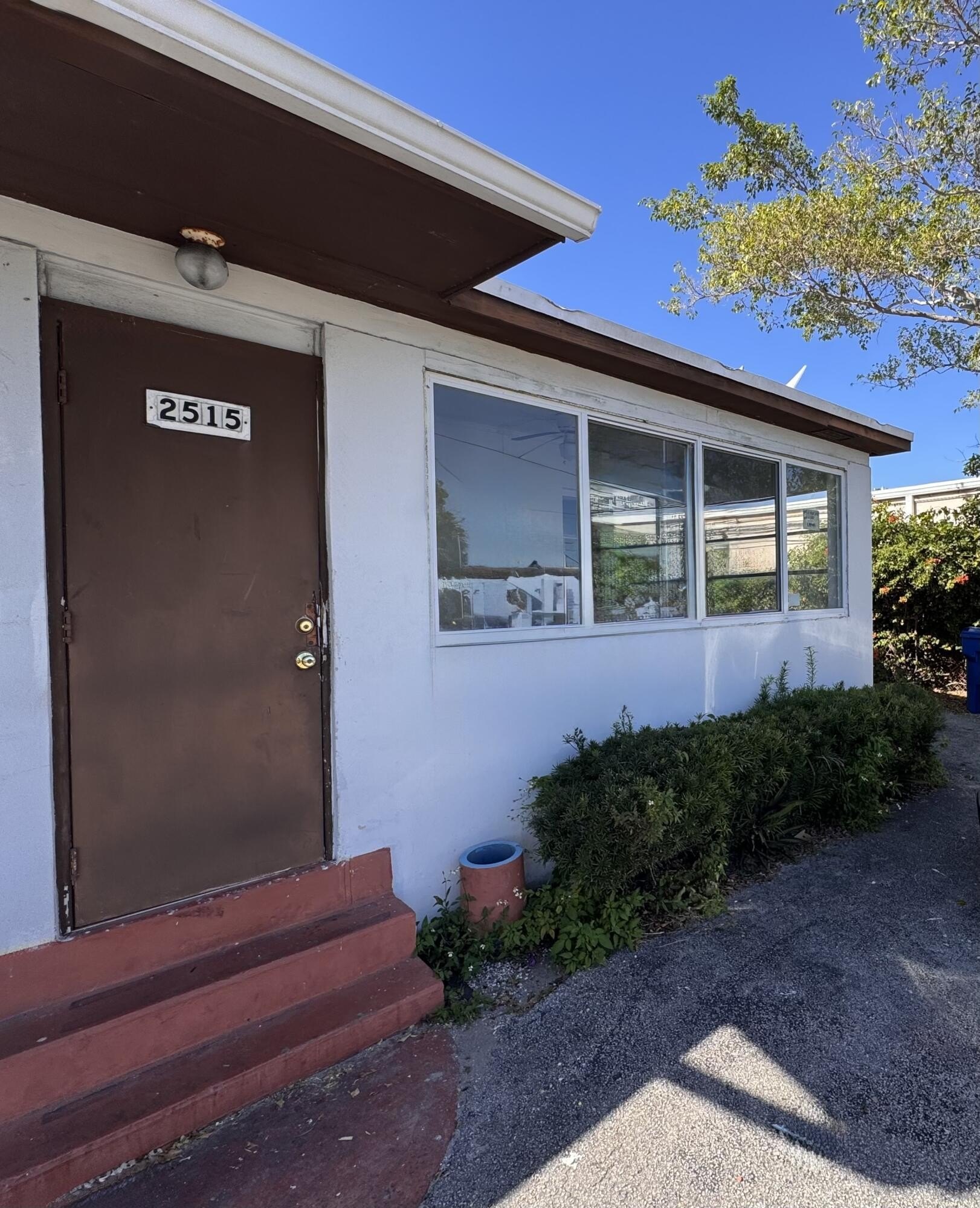 2515 Avenue E – photo 1