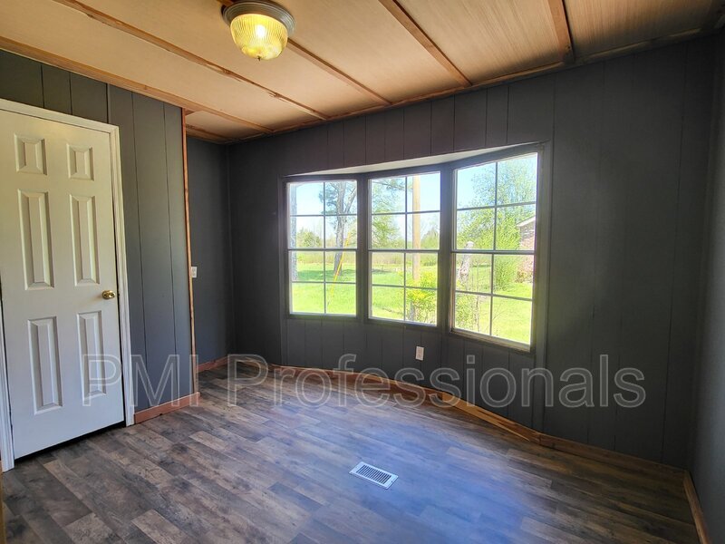 925 Cranor Rd – photo 4