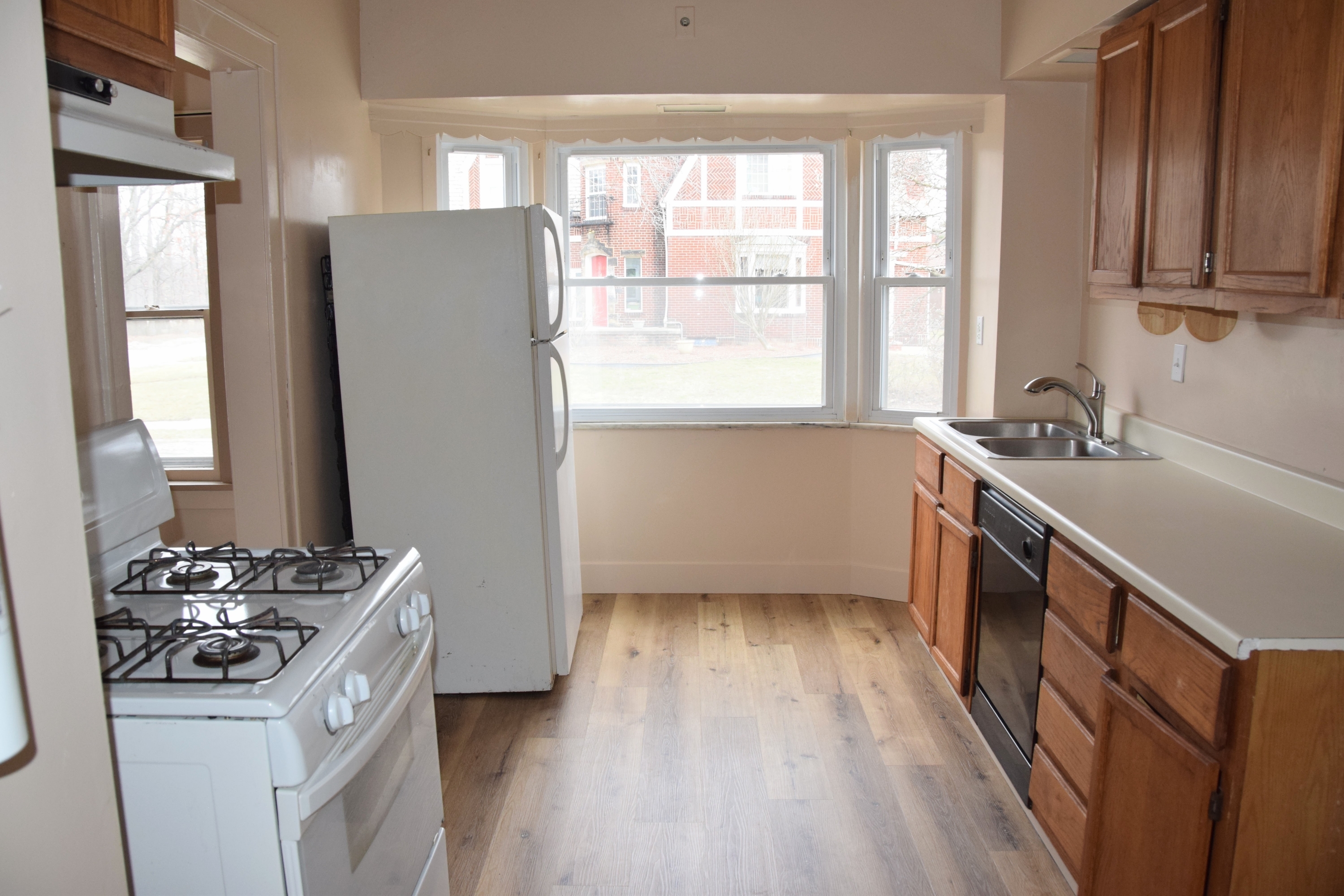 10720 Edgepark Dr – photo 2