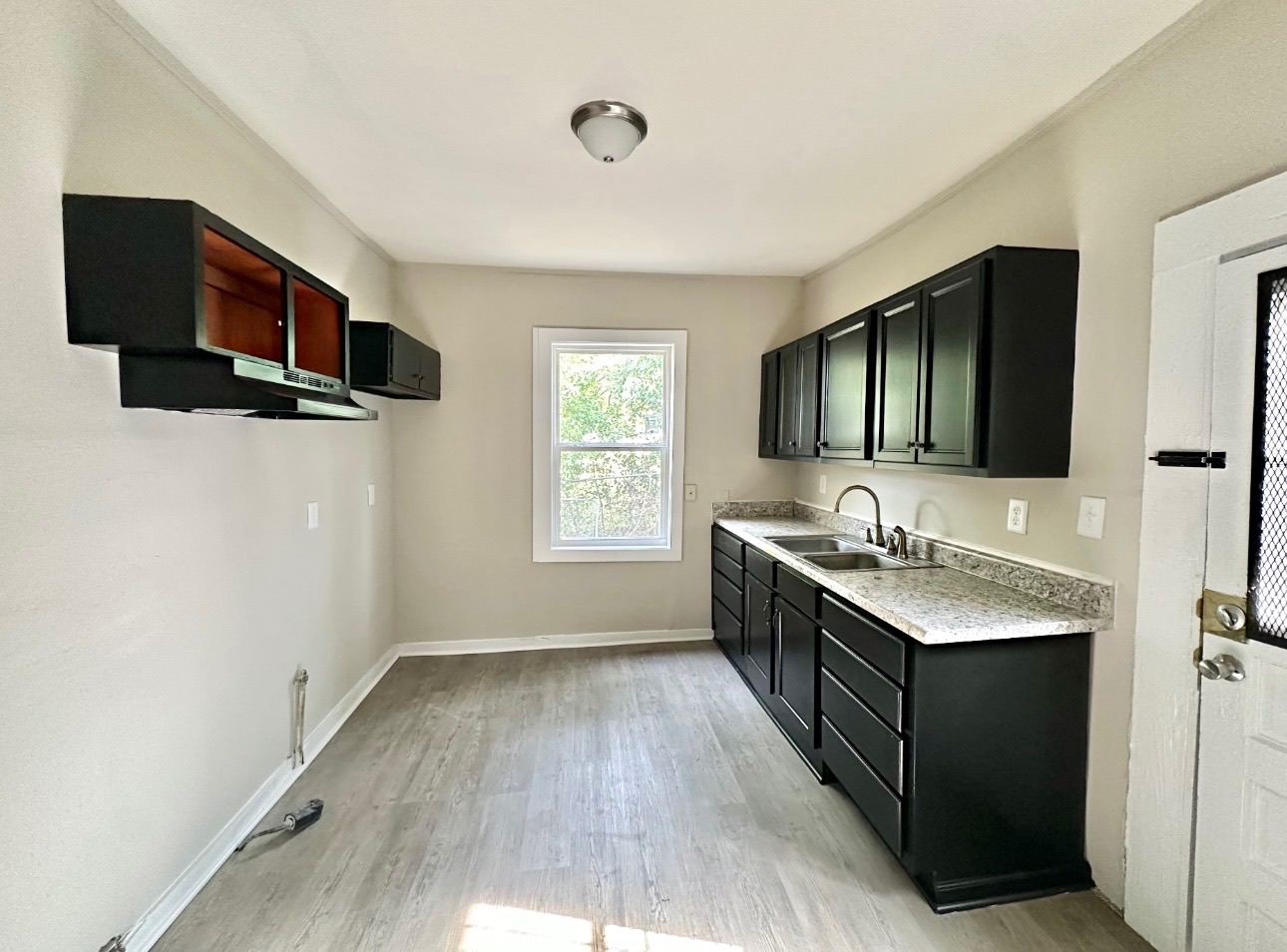 719 Washington Ave SW – photo 2