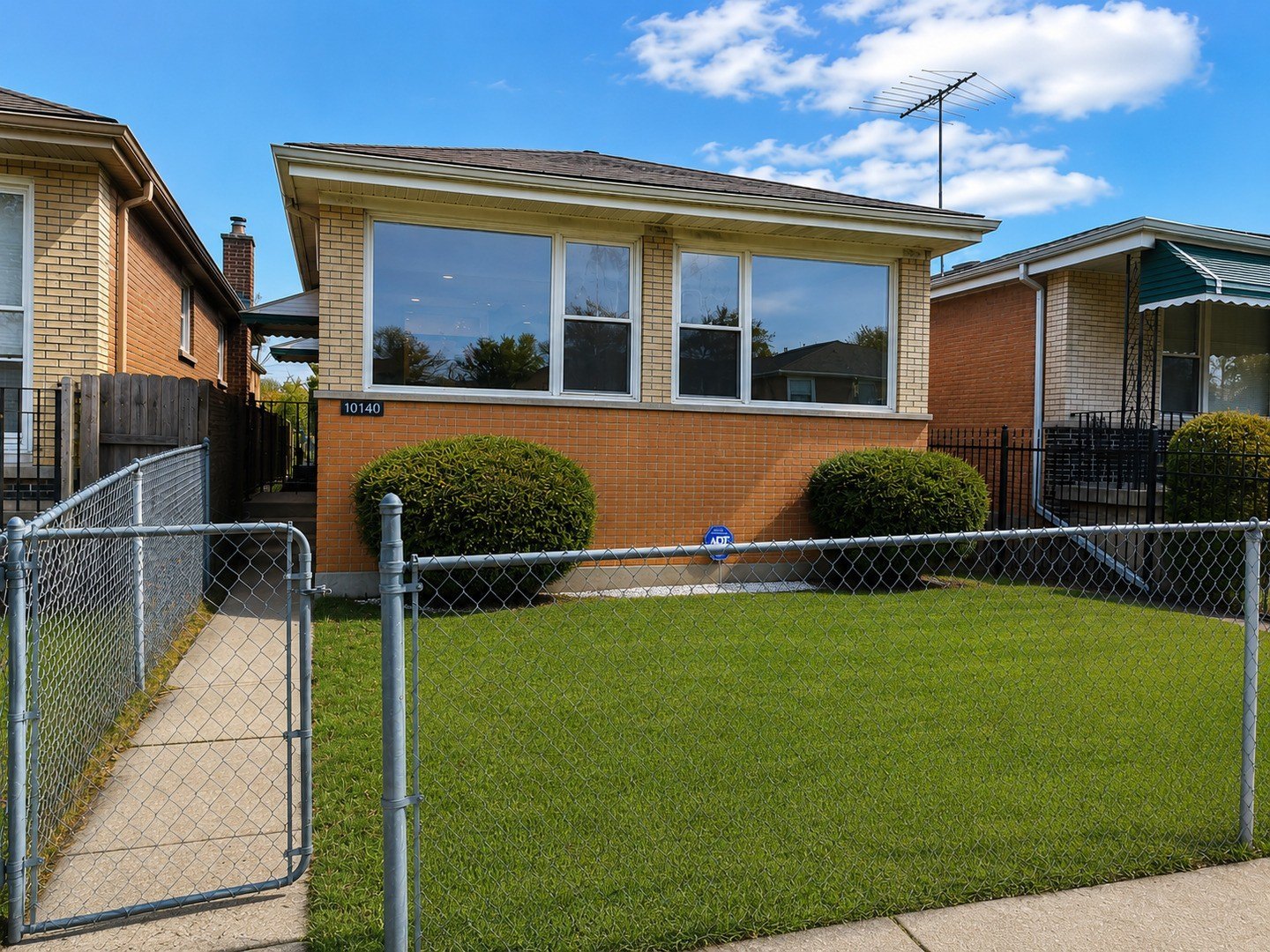 332 W 100th St – photo 1