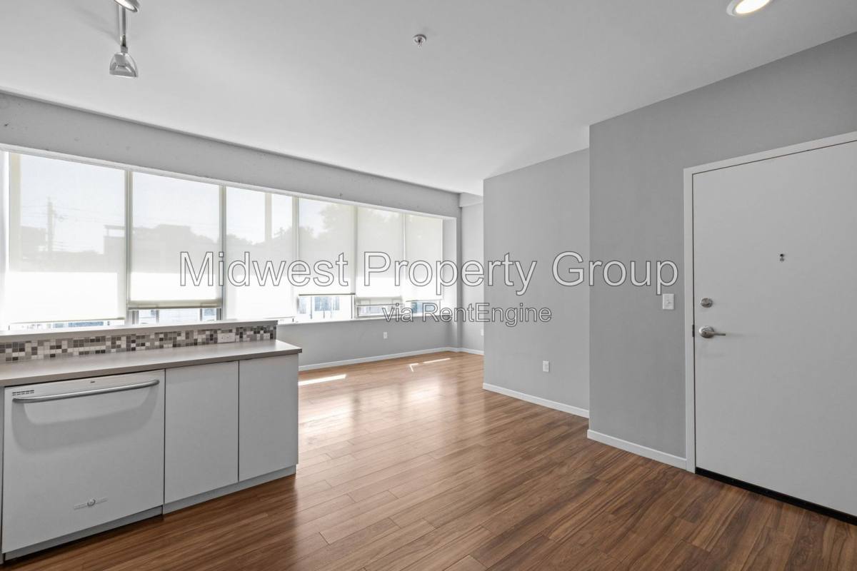 4100 Lindell Blvd unit 201 – photo 3